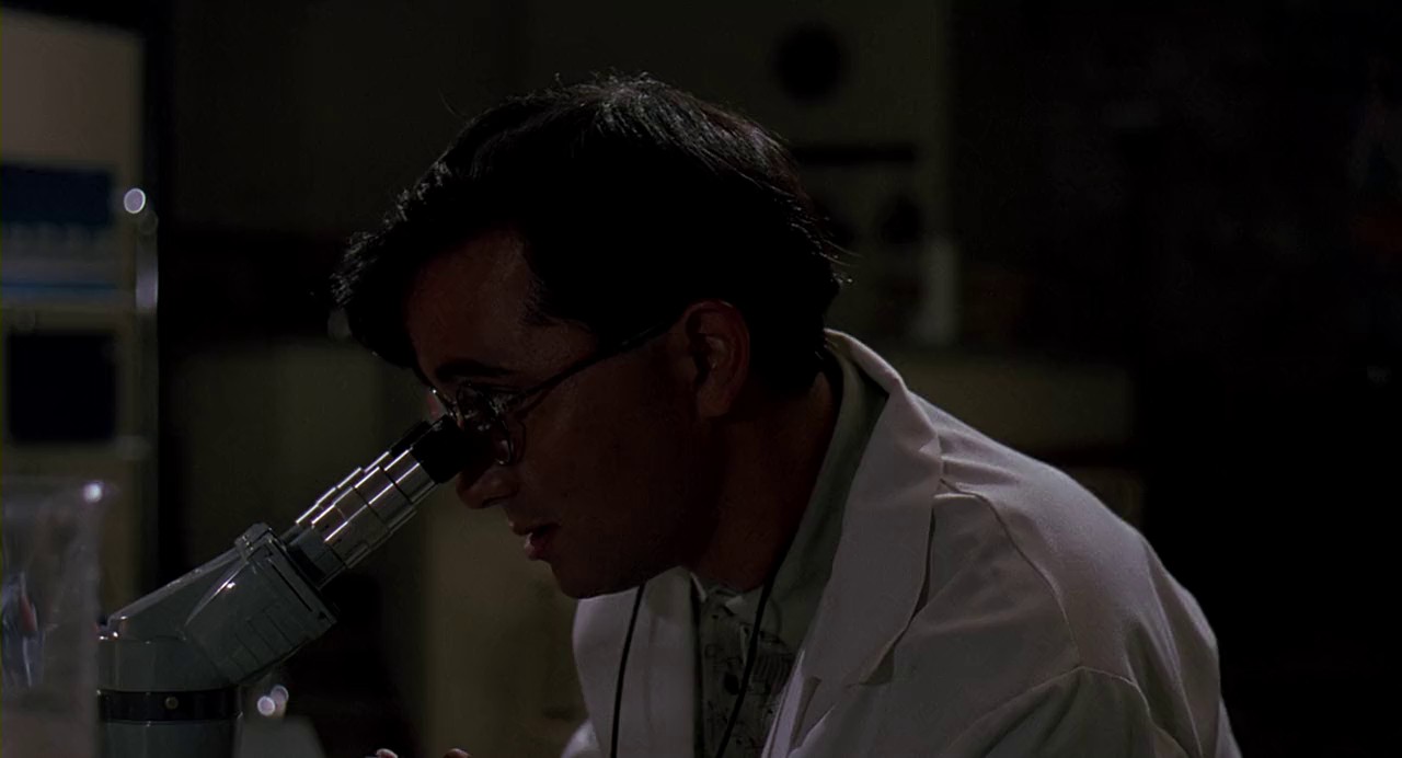 Darkman (1990) BluRay Hindi + English 720p x264 AVC HE-AACv2 2.0 ESub.mkv.0000